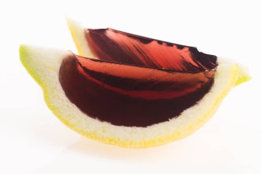 Dışarı oyma limon yapılan votka jöle (jöle) çekim