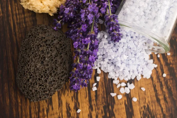 Lavender bath salt and some fresh lavender — Stock Photo, Image