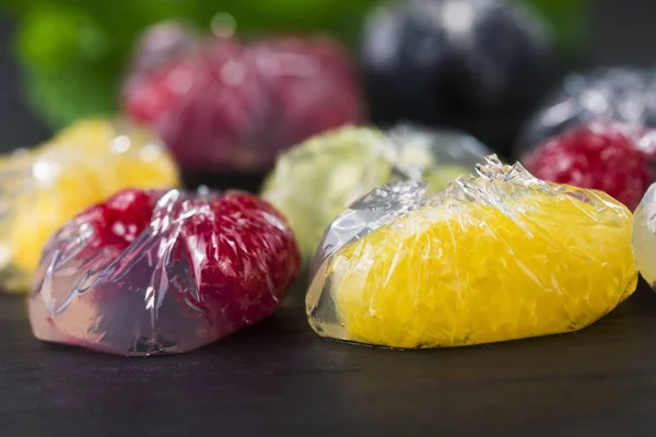 Sobremesa de gelatina com frutas — Fotografia de Stock