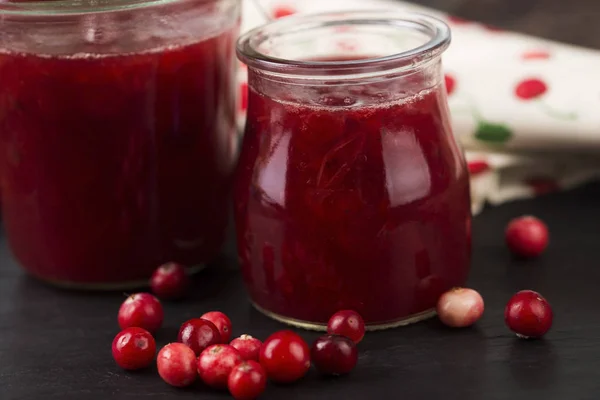 Cranberry gelei dessert met vers fruit — Stockfoto