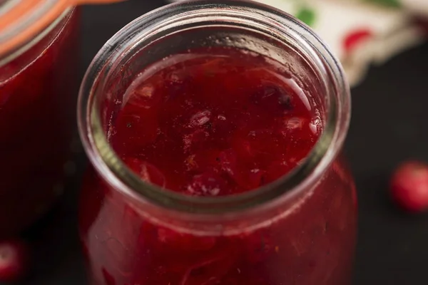 Cranberry gelei dessert met vers fruit — Stockfoto