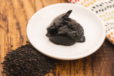 Tohumları ile siyah Tahin