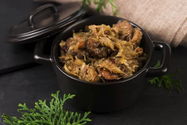 Свежий и вкусный Bigos — стоковое фото