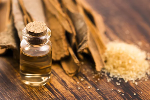 Cinnamon essential oil — Stock Photo, Image