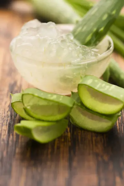 Succo Aloe Vera Con Foglie Fresche — Foto Stock