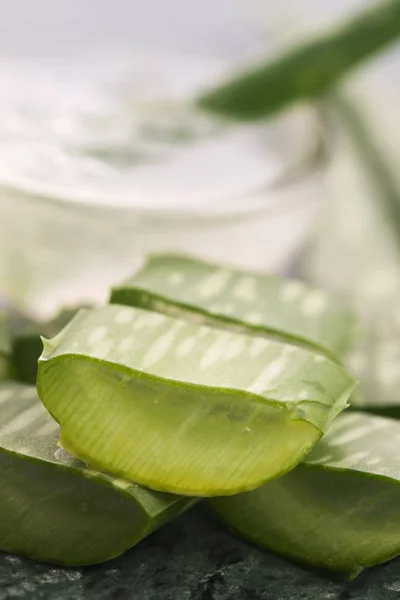 Jugo Aloe Vera Con Hojas Frescas —  Fotos de Stock