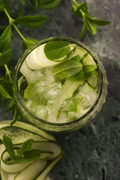 Refreshing Detox Cocktail Cucumber Mint Ice Glass — Stock Photo, Image