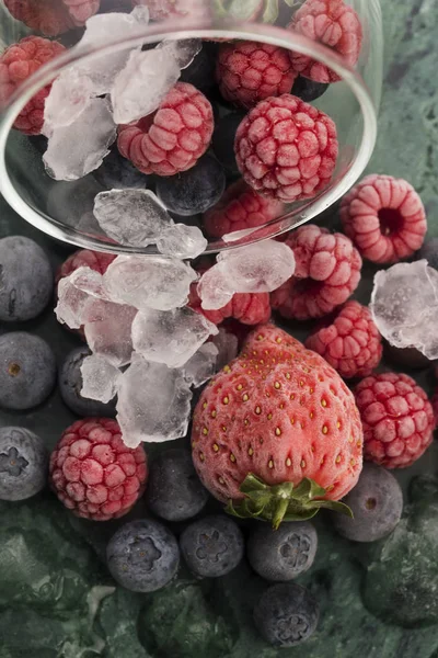 Primer Plano Frambuesas Moras Fresas Congeladas —  Fotos de Stock