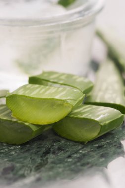 Taze yapraklı aloe vera suyu 