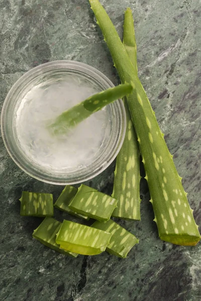 Aloe Vera Saft Mit Frischen Blättern — Stockfoto