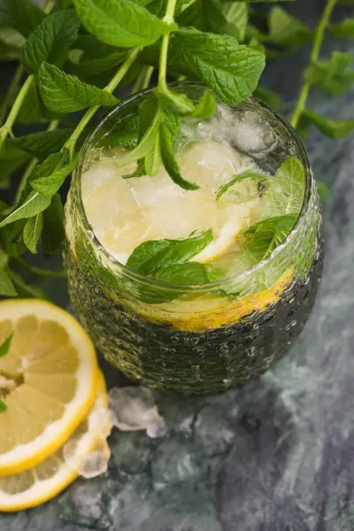 Lekkere Koude Frisdrank Limonade Met Citroen Munt Ijs — Stockfoto
