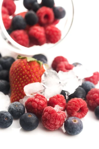 Sluitingsschot Van Bevroren Frambozen Bramen Aardbeien — Stockfoto