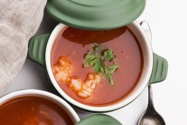 rice maydanoz ile süslenmiş ile domates çorbası