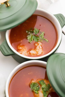 rice maydanoz ile süslenmiş ile domates çorbası