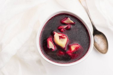 Noel pancar çorbası, küçük mantarlı borş çorbası.