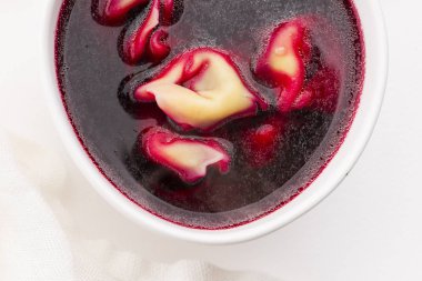Noel pancar çorbası, küçük mantarlı borş çorbası.