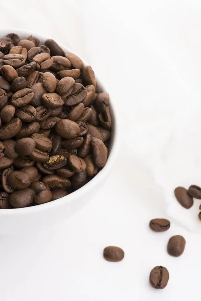 Bowl of caffee beans on a white background — Stock Photo, Image