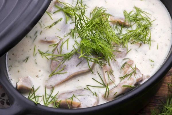 Sopa de tripe tradicional turca; iskembe corbasi e sopa de miudezas — Fotografia de Stock