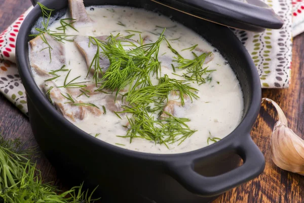 Sopa de tripe tradicional turca; iskembe corbasi e sopa de miudezas — Fotografia de Stock