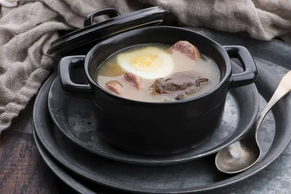 A sopa azeda feita de farinha de centeio — Fotografia de Stock