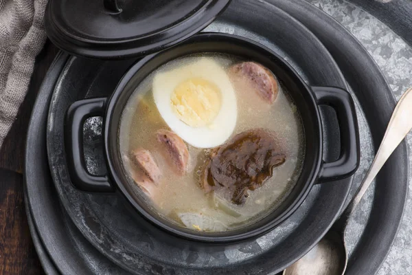 호 밀 밀가루로 만든 신 수프 — 스톡 사진