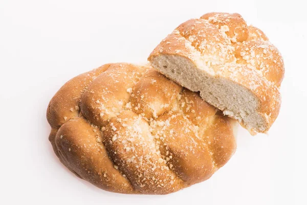 Chała judaizm chleb odizolowanych żydowskich religijnych uroczystości — Zdjęcie stockowe