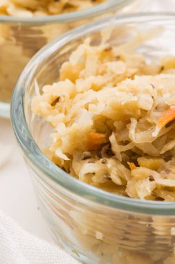 lahana ile geleneksel Lehçe bezelye