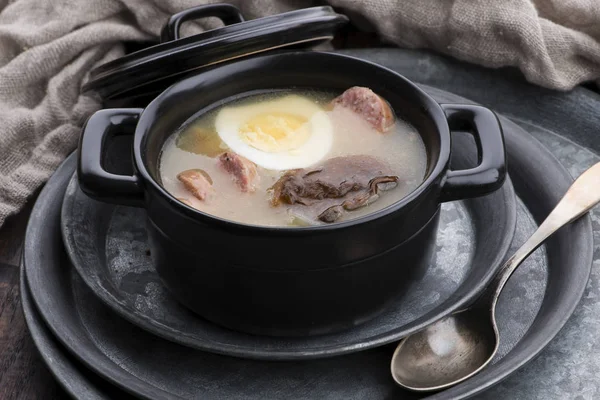 De zure soep gemaakt van roggemeel — Stockfoto