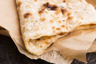 Sarımsaklı ekmek, Hint ekmeği.