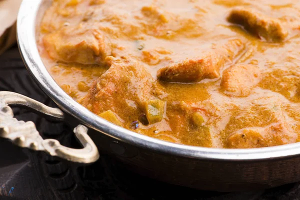 Un delicioso tazón de pollo cremoso tikka masala — Foto de Stock