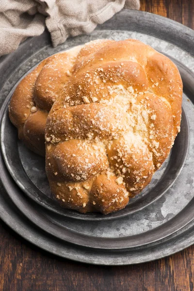 İki somun tatlı Challah Ekmeği — Stok fotoğraf