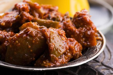 Güney Hindistan limon turşusu baharatlı bir turşudur.