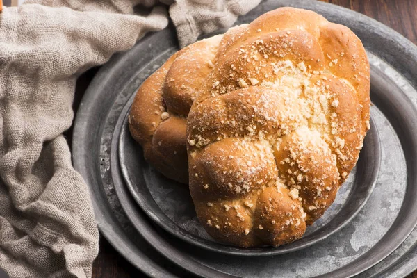 Két vekni édes challah kenyér. — Stock Fotó