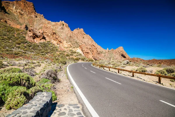 Country road in the Teide National park — Stock Photo, Image