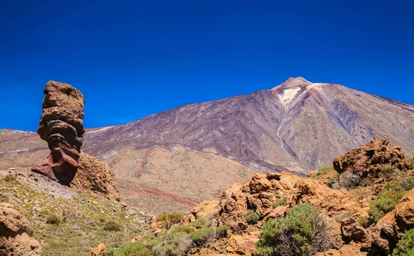 Pico del Teide mountain with Roque Cinchado — Stock Photo, Image