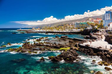Puerto de la Cruz kıyı görünümü
