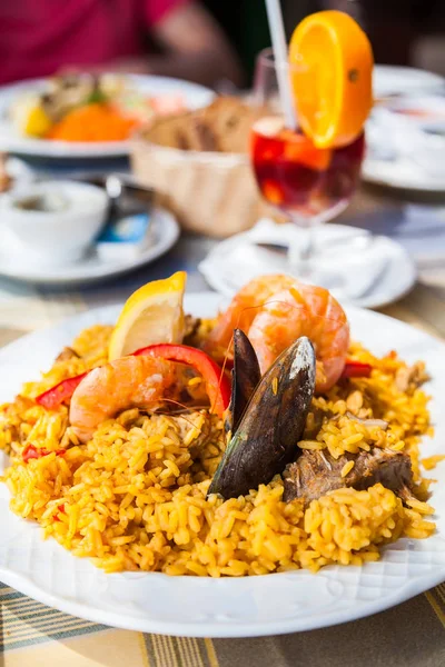 Paella with seafood and meat — Stock Photo, Image