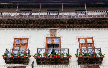 Balkonda La Orotava eski ahşap