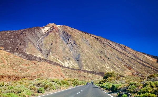 The road to the volcanic mount Teide — Stock Photo, Image