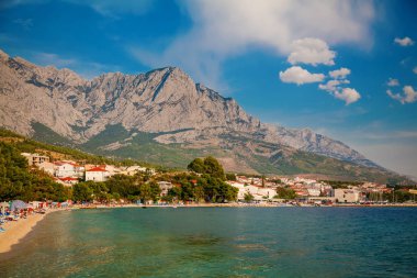Baska Voda resort kıyı şeridi görünümü