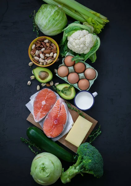 Ensemble Produits Nourriture Saine Équilibrée Légumes Verts Avocat Noix Saumon — Photo