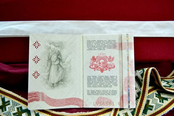 Pasaport Letonya devlet