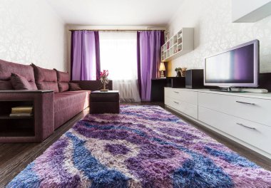 Modern iç tasarım, oturma odası, ev, konfor, yatak odası, masa, kanepe, beyaz ve mor 