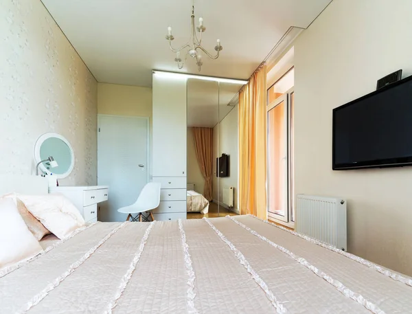 寝室の中だ 現代的なデザイン — ストック写真