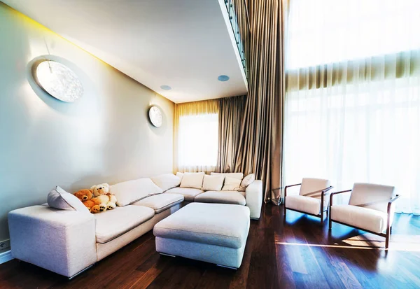 Nova sala de estar elegante — Fotografia de Stock