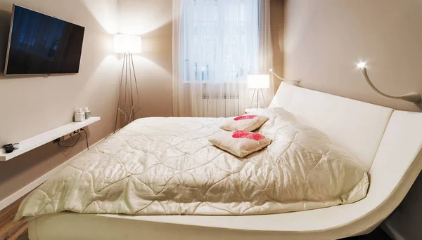 ベージュ色で寝室のインテリア — ストック写真