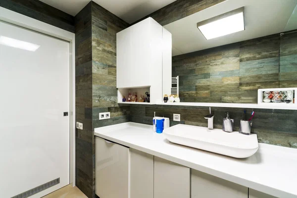 Casa moderna baño interior —  Fotos de Stock
