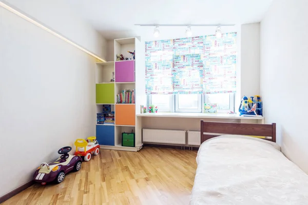 Colorido diseñado habitación de los niños — Foto de Stock