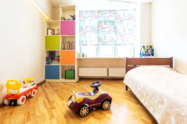 Colorido diseñado habitación de los niños —  Fotos de Stock