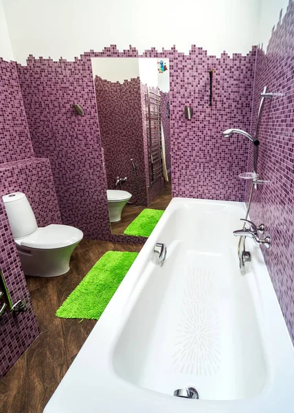 Modern Bathroom Interior White Purple Walls Glass — Stock Photo, Image